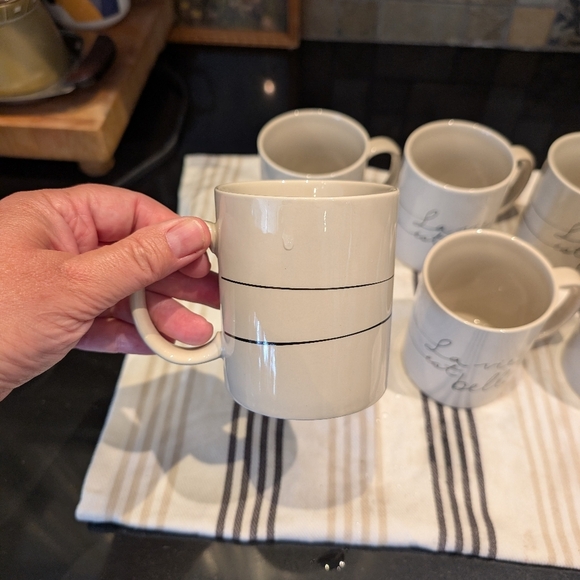 La Vie Eat Belle Mugs From Simons - Picture 3 of 5